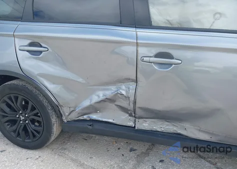 2018 Mitsubishi Outlander Le from USA, damaged, VIN JA4AD3A38JZ020054